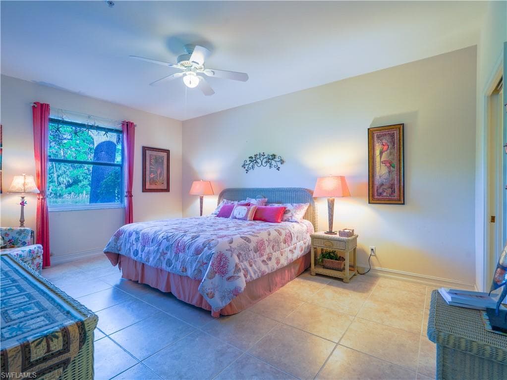 1015 Tarpon Cove Dr 1403, Naples, FL 34110-21