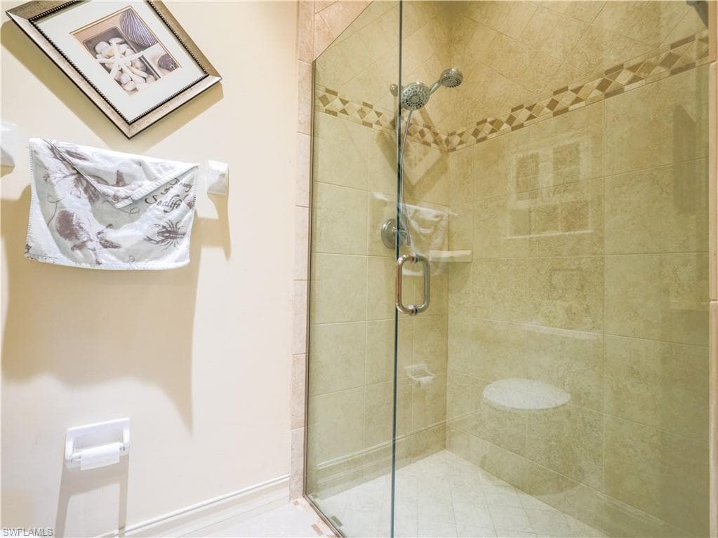 1015 Tarpon Cove Dr 1403, Naples, FL 34110-29