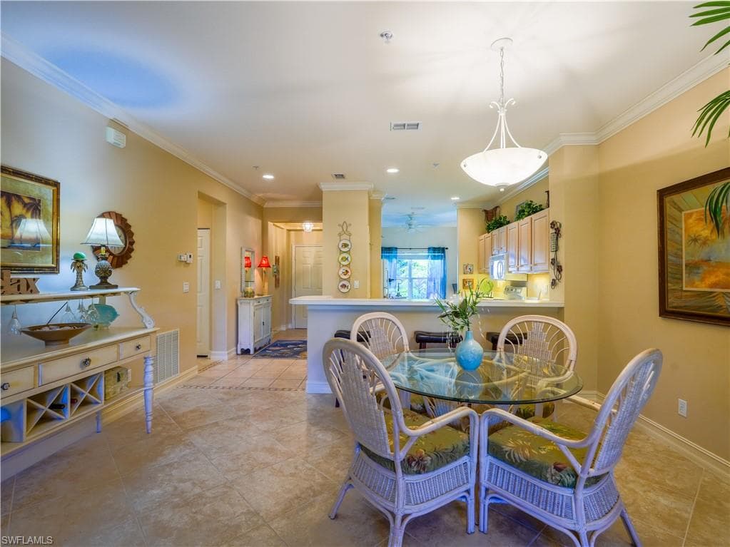 1015 Tarpon Cove Dr 1403, Naples, FL 34110-34