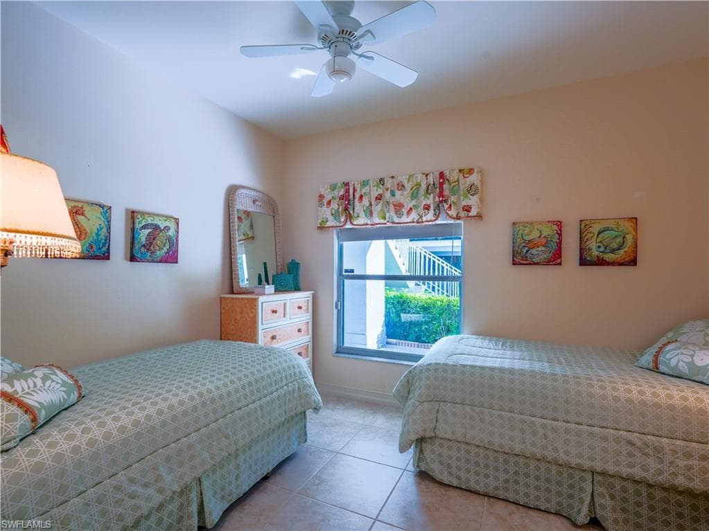 1015 Tarpon Cove Dr 1403, Naples, FL 34110-36