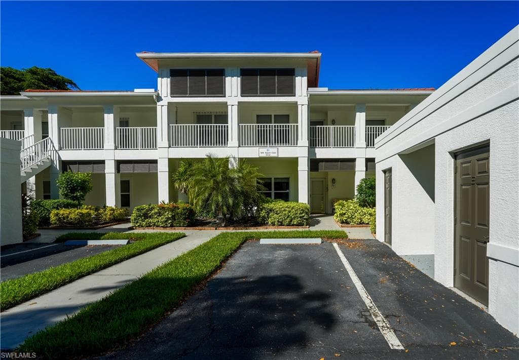 1015 Tarpon Cove Dr 1403, Naples, FL 34110-43