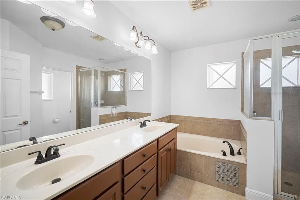 8286 Sumner Ave 1, Fort Myers, FL 33908-9