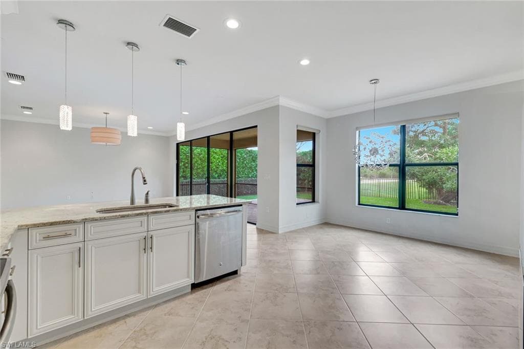 3430 Tigris Ln, Naples, FL 34119-11