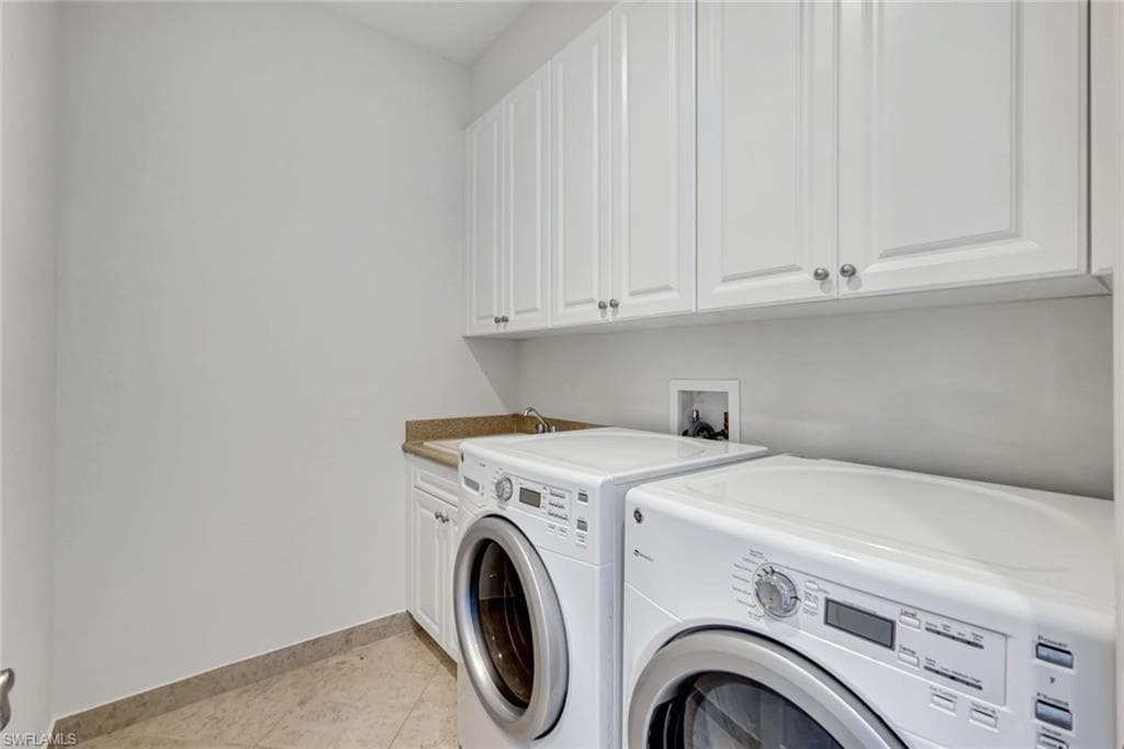 3430 Tigris Ln, Naples, FL 34119-33