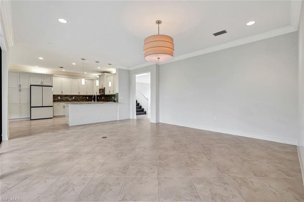 3430 Tigris Ln, Naples, FL 34119-3