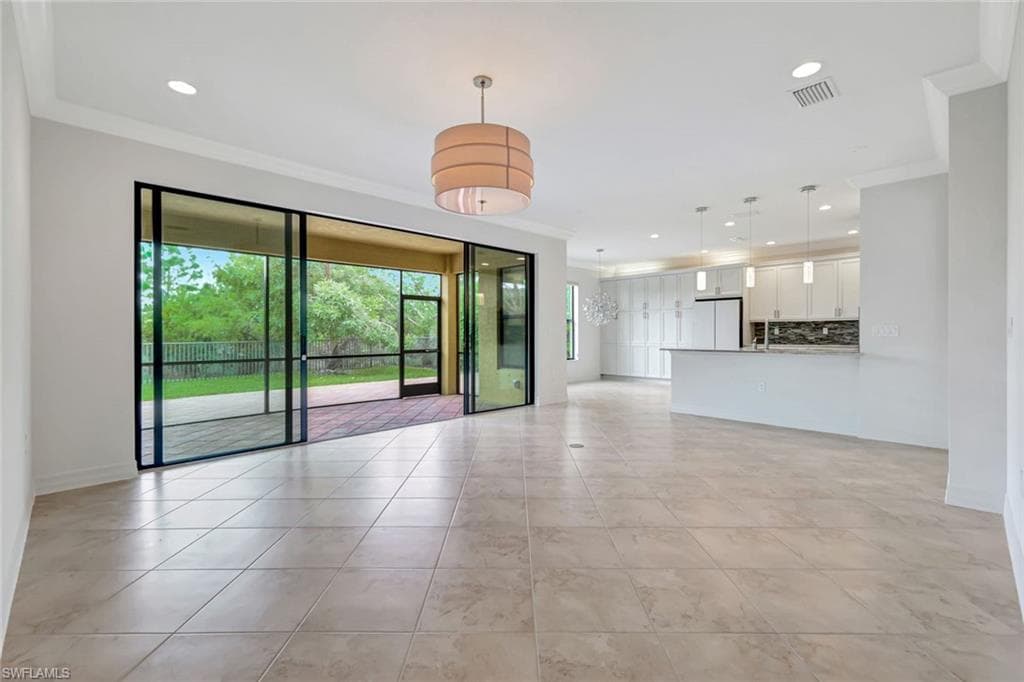 3430 Tigris Ln, Naples, FL 34119-6