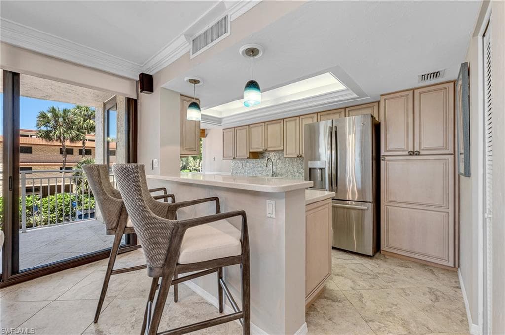 520 Collier Blvd 206, Marco Island, FL 34145-12