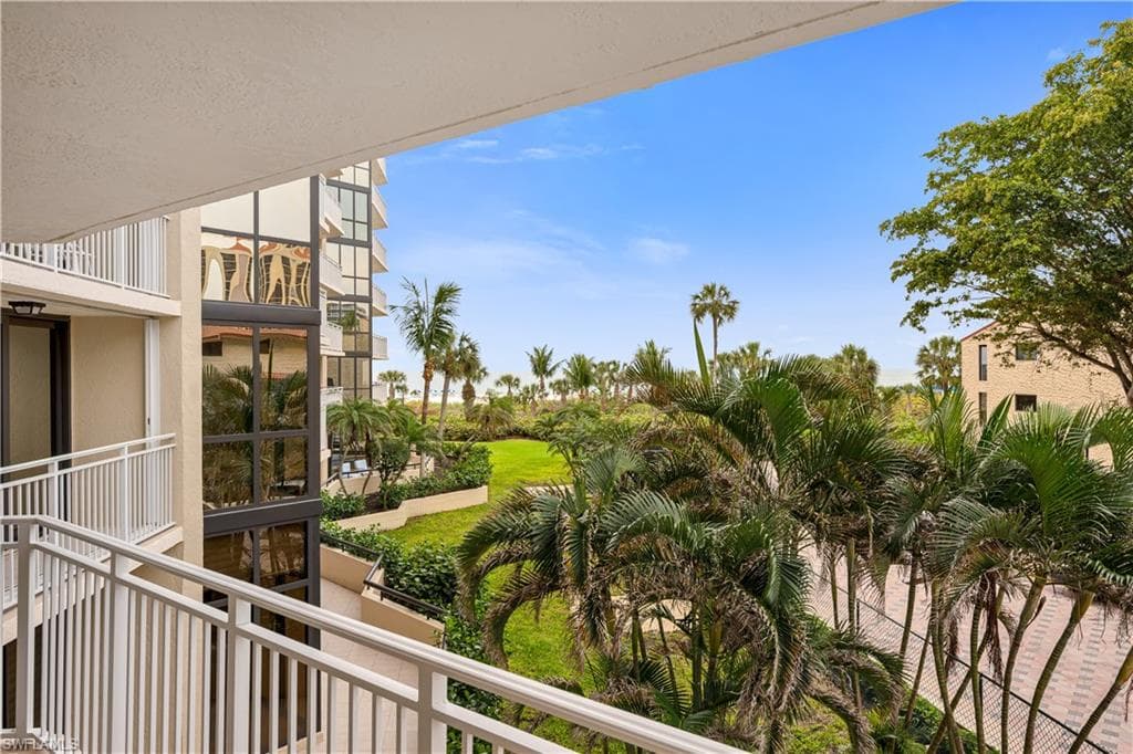 520 Collier Blvd 206, Marco Island, FL 34145-22