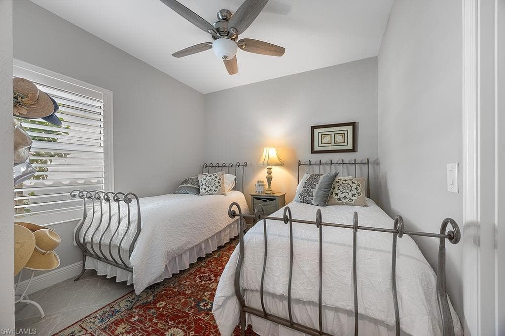 4584 Centaurus Cir, Naples, FL 34120-10