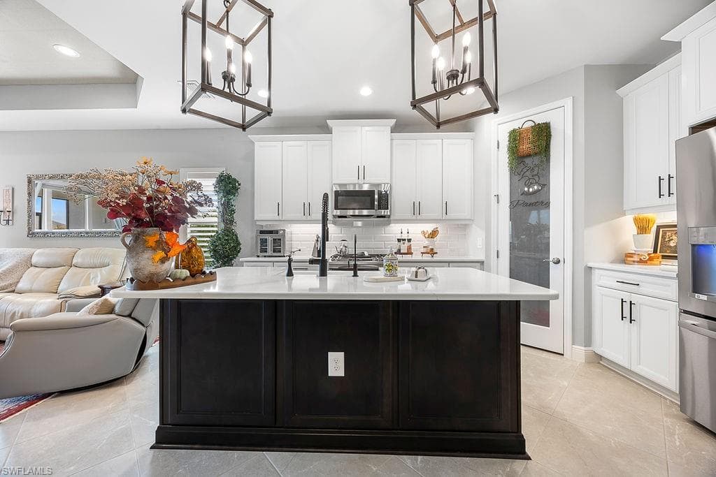 4584 Centaurus Cir, Naples, FL 34120-16