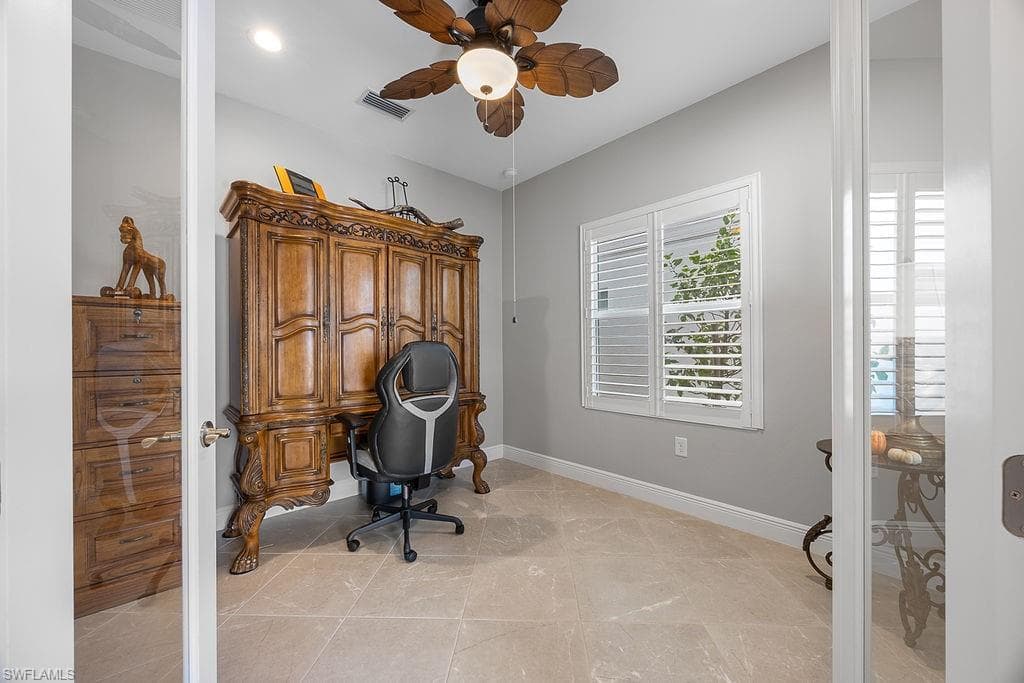 4584 Centaurus Cir, Naples, FL 34120-4