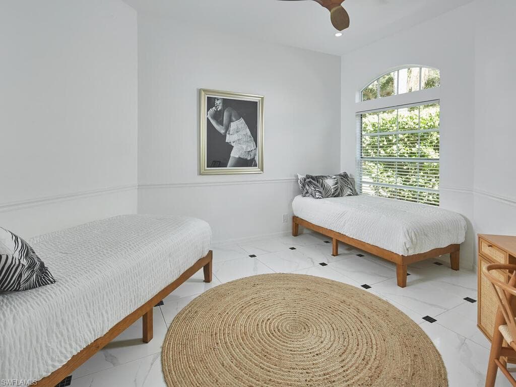 114 Amblewood Ln 9-903, Naples, FL 34105-13