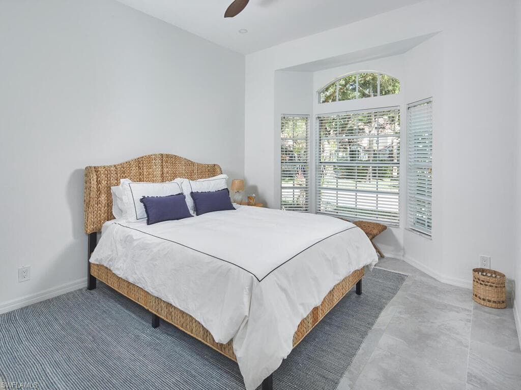 114 Amblewood Ln 9-903, Naples, FL 34105-15