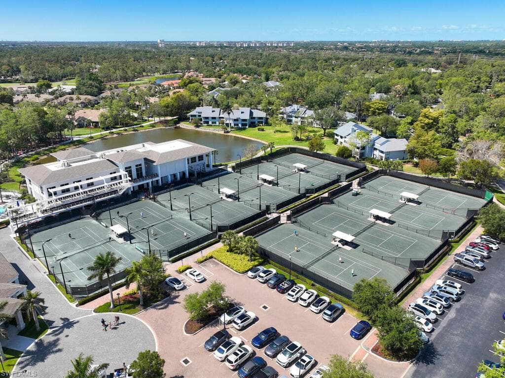 114 Amblewood Ln 9-903, Naples, FL 34105-27