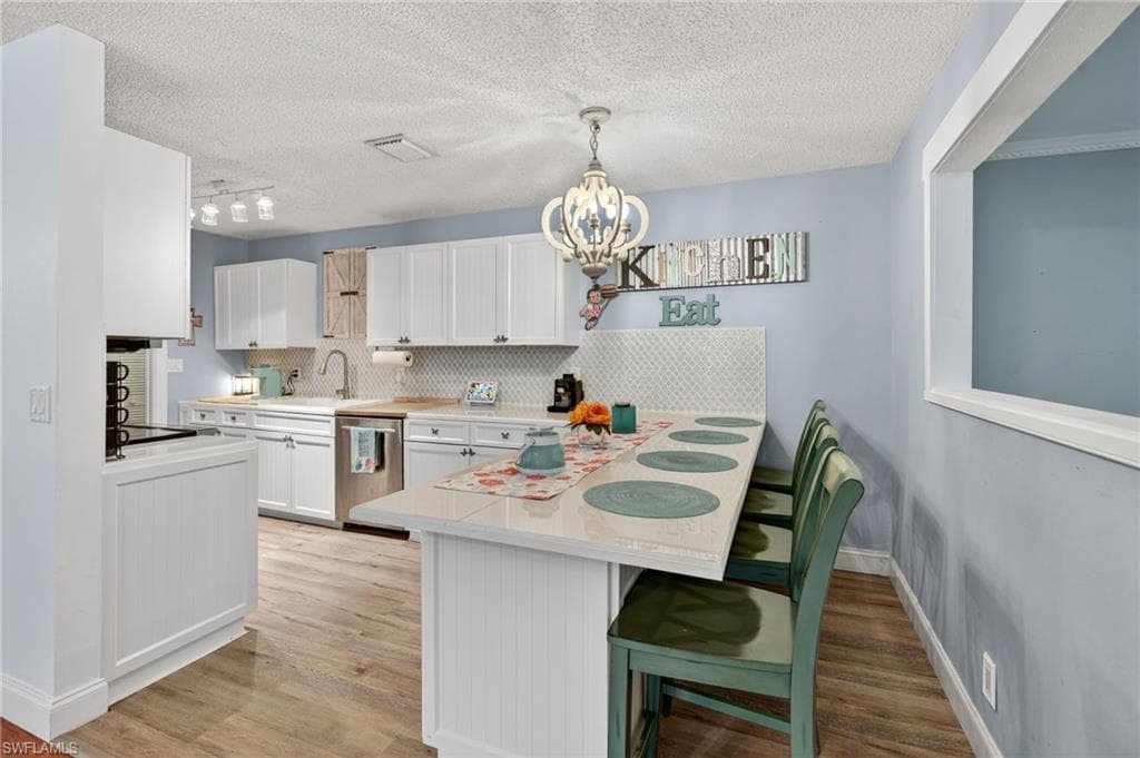 460 9th St SW, Naples, FL 34117-14