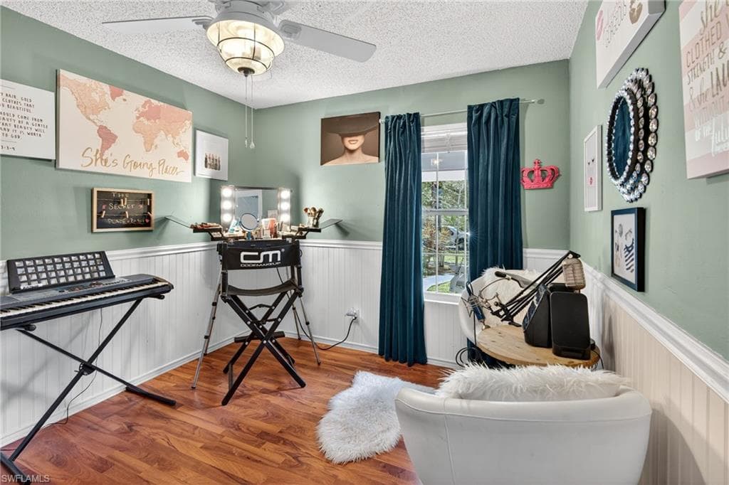 460 9th St SW, Naples, FL 34117-25