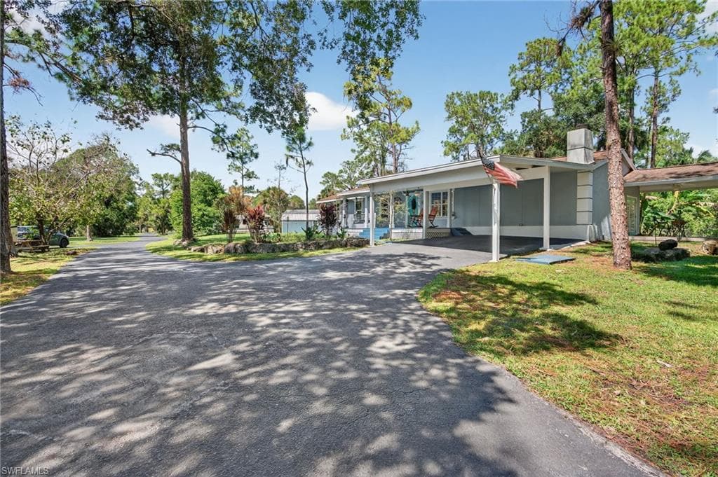 460 9th St SW, Naples, FL 34117-1