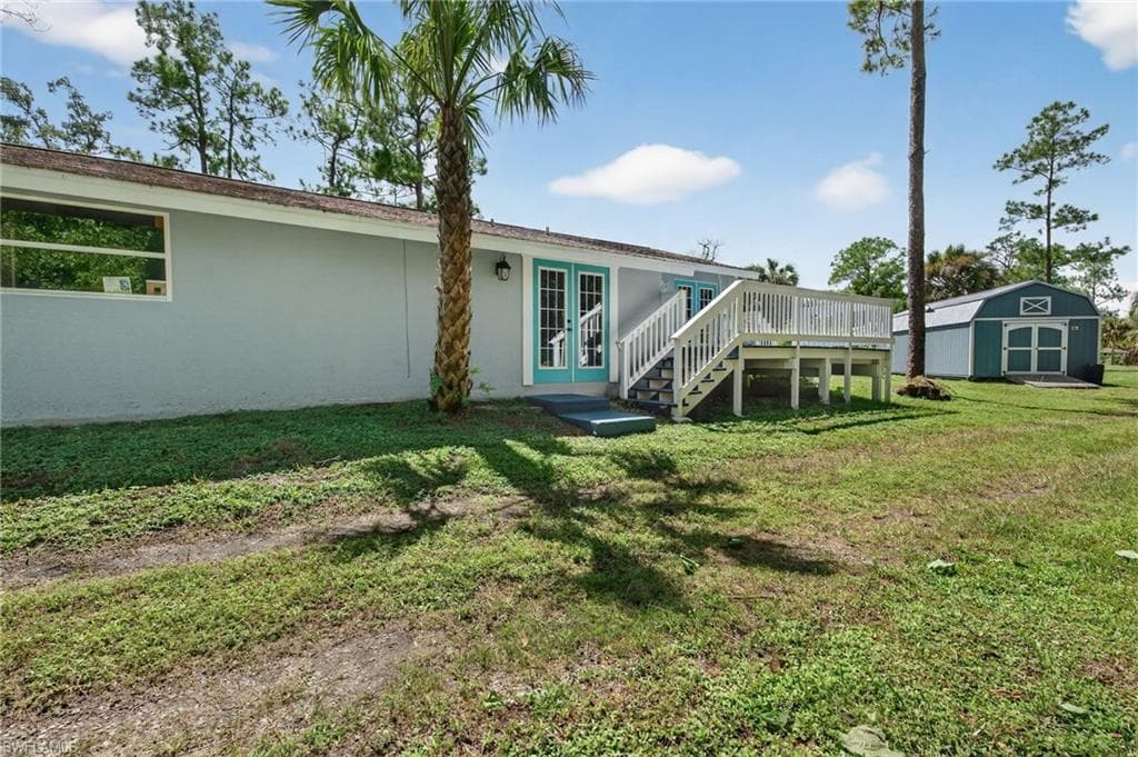 460 9th St SW, Naples, FL 34117-33
