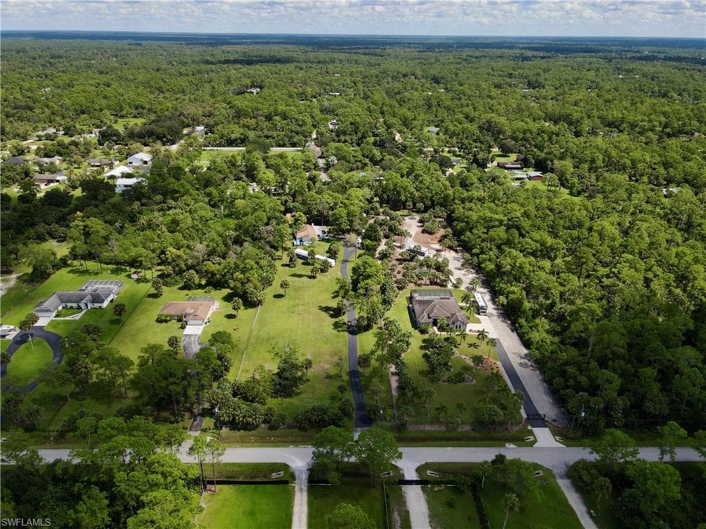 460 9th St SW, Naples, FL 34117-2