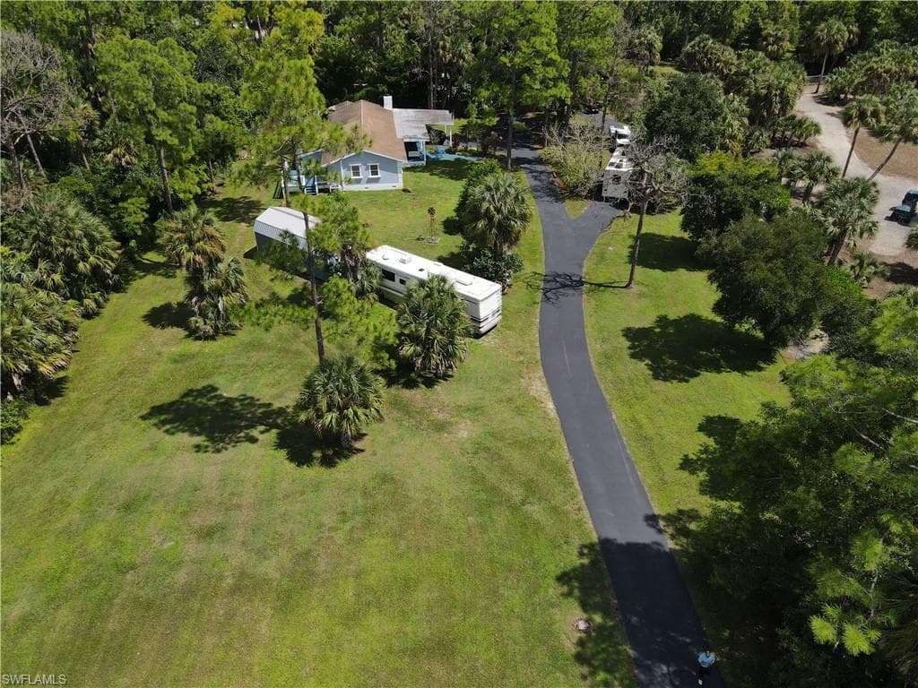 460 9th St SW, Naples, FL 34117-38