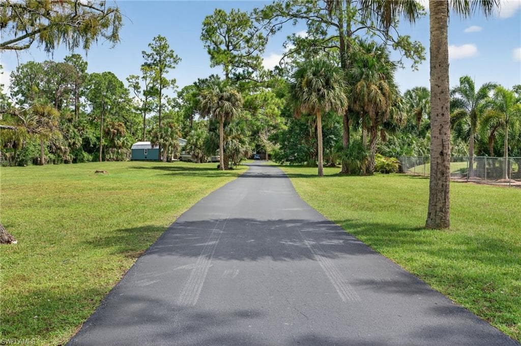 460 9th St SW, Naples, FL 34117-5