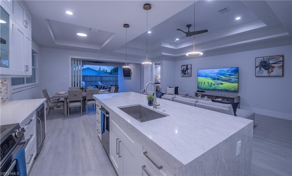 662 105th Ave N, Naples, FL 34108-10