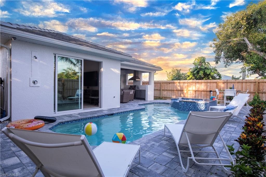 662 105th Ave N, Naples, FL 34108-31