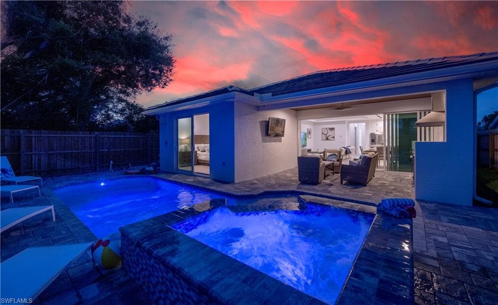 662 105th Ave N, Naples, FL 34108-34