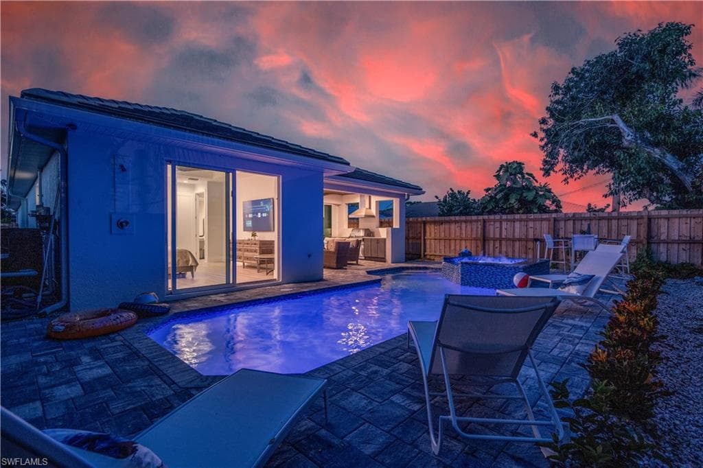 662 105th Ave N, Naples, FL 34108-35