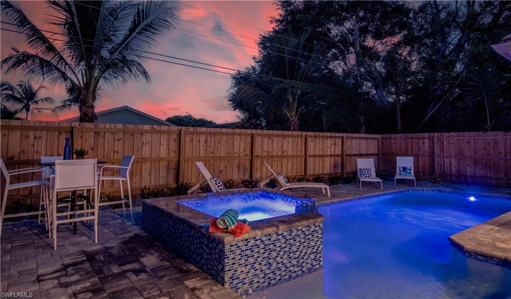 662 105th Ave N, Naples, FL 34108-36