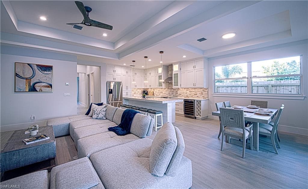 662 105th Ave N, Naples, FL 34108-3