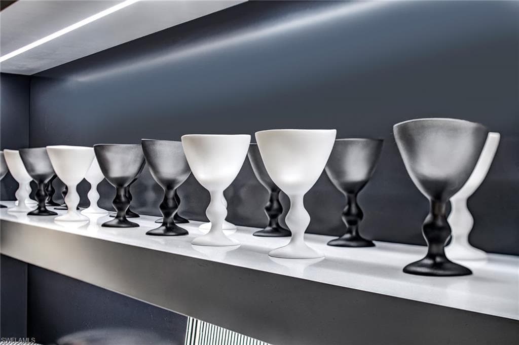 5880 Shirley St 208, Naples, FL 34109-9