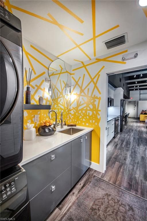 5880 Shirley St 208, Naples, FL 34109-7