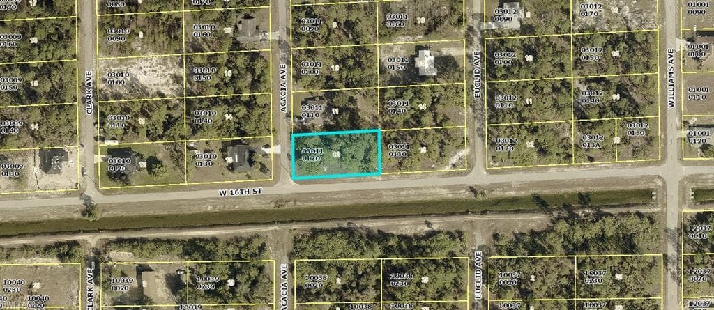 1600 Acacia Ave, Lehigh Acres, FL 33972-2