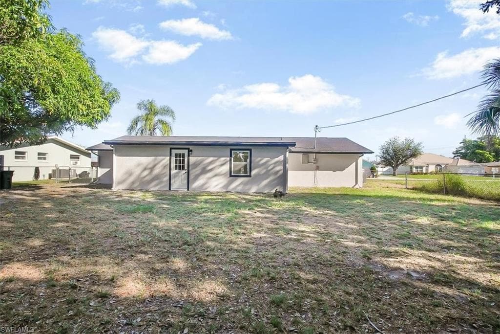 1436 25th Ter, Cape Coral, FL 33904-31
