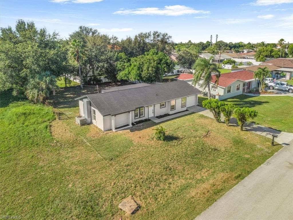 1436 25th Ter, Cape Coral, FL 33904-32