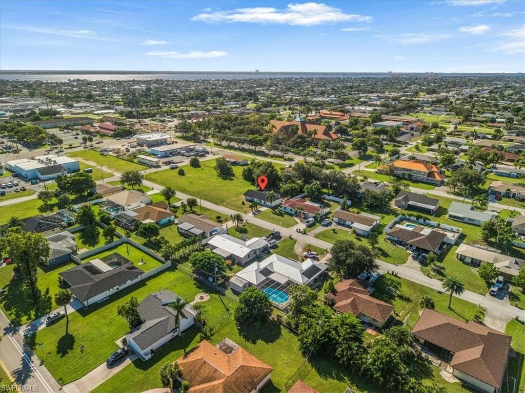 1436 25th Ter, Cape Coral, FL 33904-33