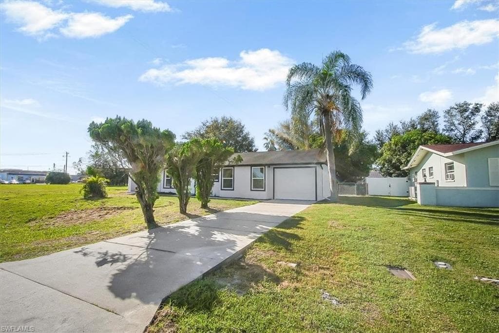 1436 25th Ter, Cape Coral, FL 33904-3