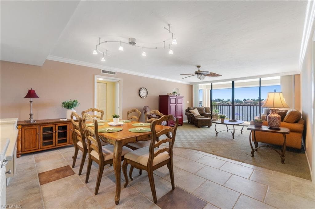 838 Elkcam Cir 208, Marco Island, FL 34145-3