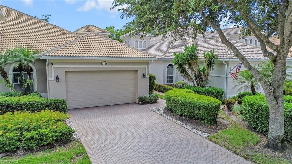 3126 Santorini Ct, Naples, FL 34119-3