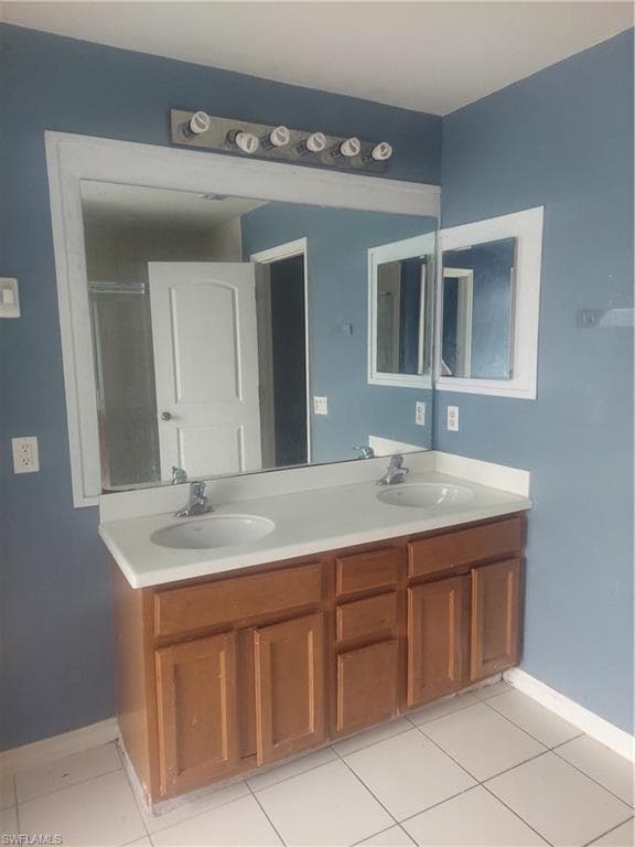 2876 Blossom Ct, Naples, FL 34120-12