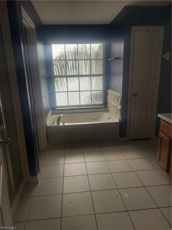 2876 Blossom Ct, Naples, FL 34120-13