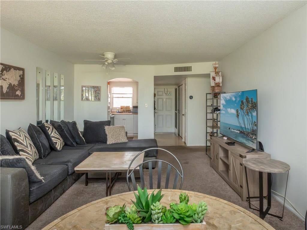 180 Turtle Lake Ct 209, Naples, FL 34105-10