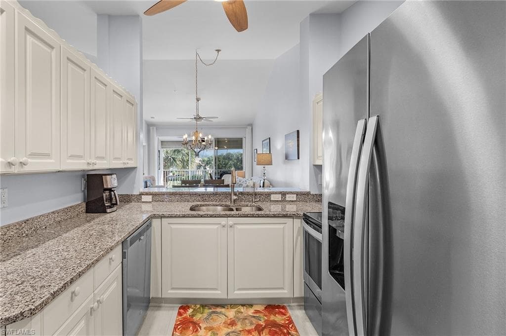 5010 Cedar Springs Dr 202, Naples, FL 34110-5