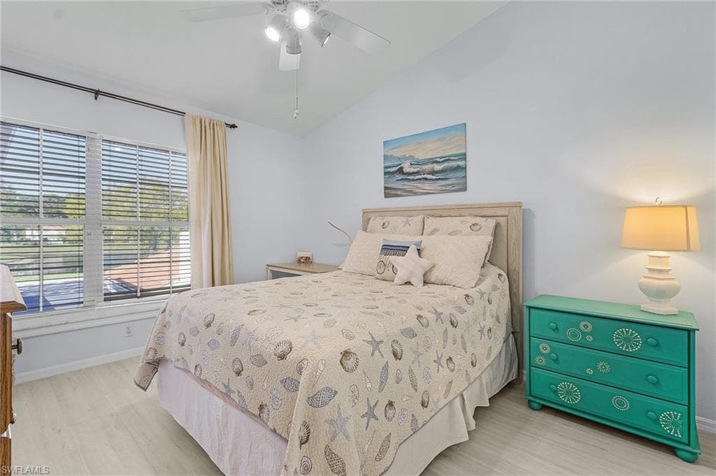 5010 Cedar Springs Dr 202, Naples, FL 34110-6