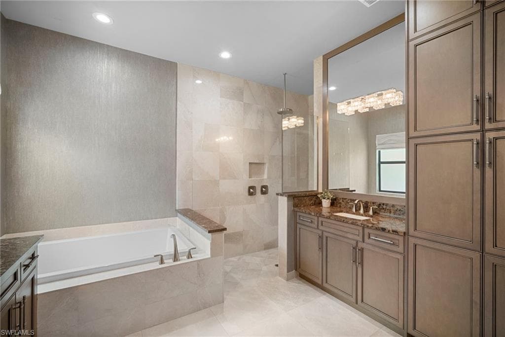 4450 Caldera Cir, Naples, FL 34119-15