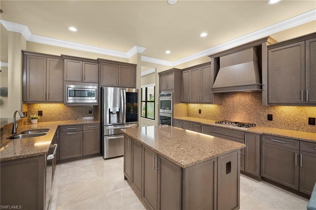 4450 Caldera Cir, Naples, FL 34119-5