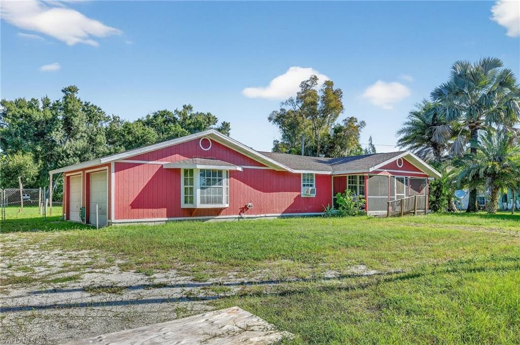 245 Hubbard Ave, North Fort Myers, FL 33917-1