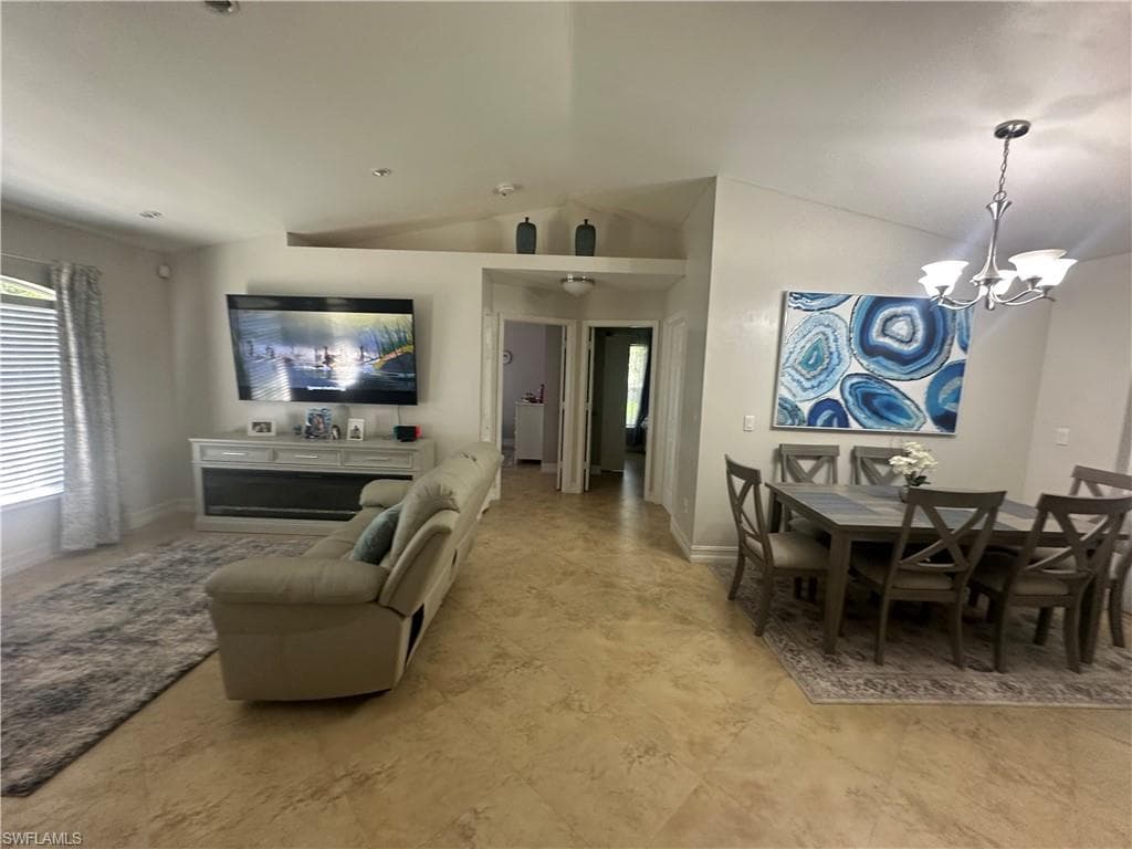 3675 27th Ave NE, Naples, FL 34120-9
