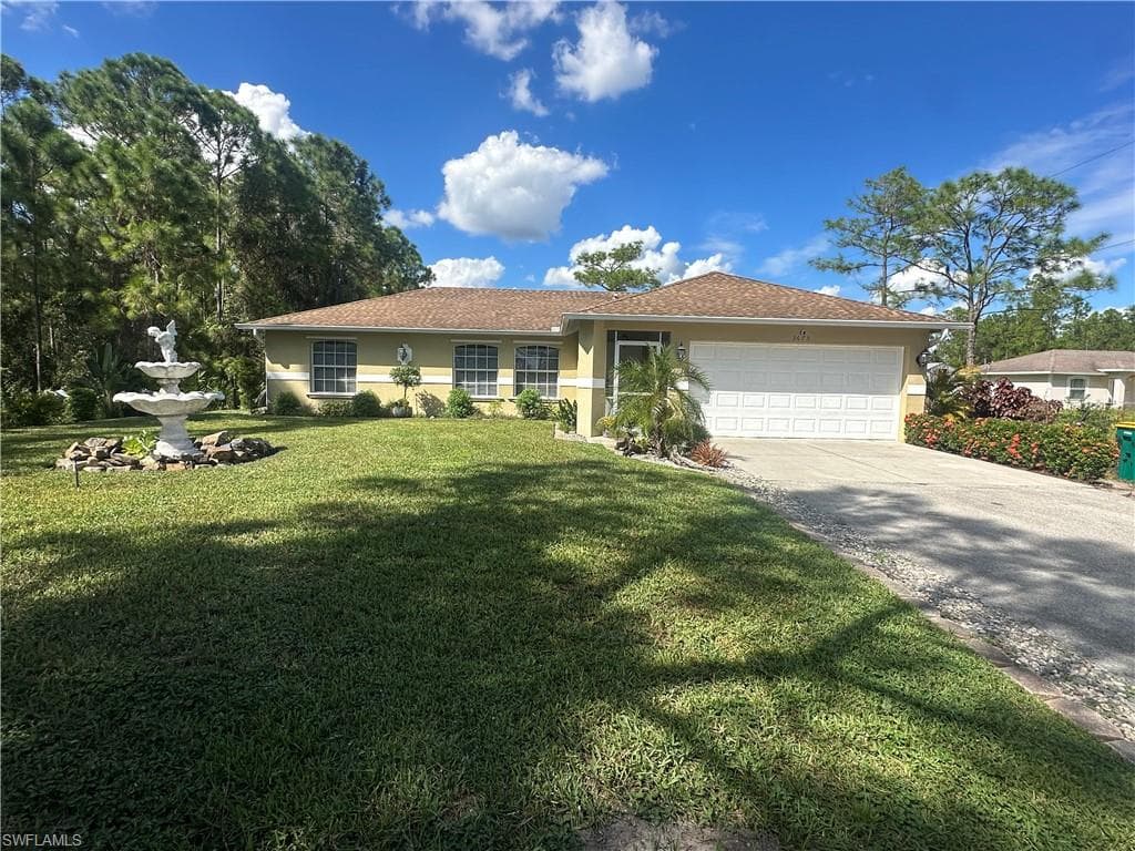 3675 27th Ave NE, Naples, FL 34120-1